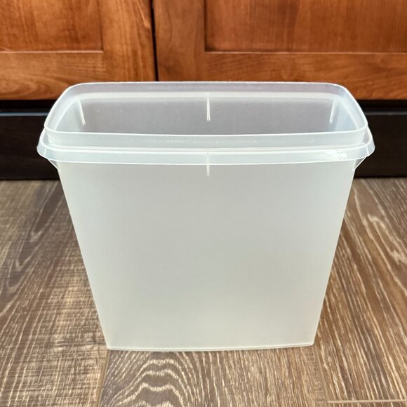 Tupperware Cereal Keeper - Picture 7 of 14